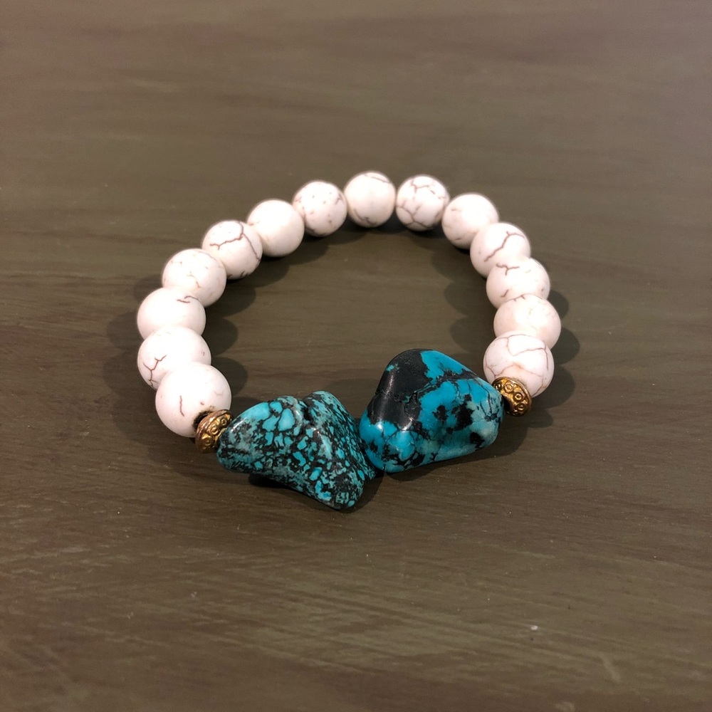 Turquoise stone bracelet